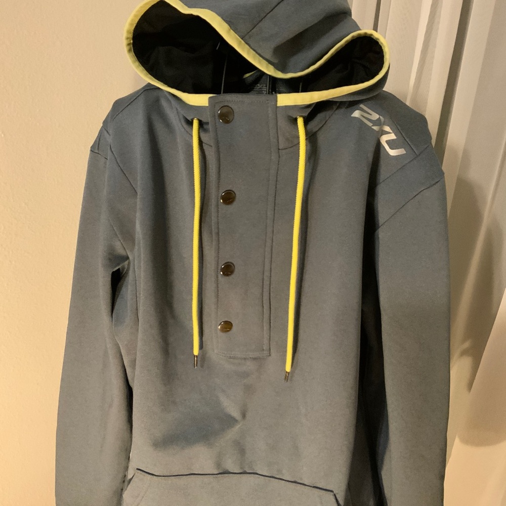 2XU Micro Climate pullover